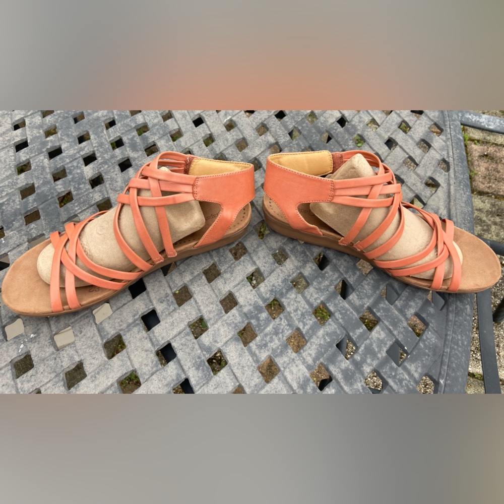 ☀️Bare Traps 😁MAKE OFFER😁 Janny “gladiator” leather sandals - peach, size 10 - Picture 2 of 7